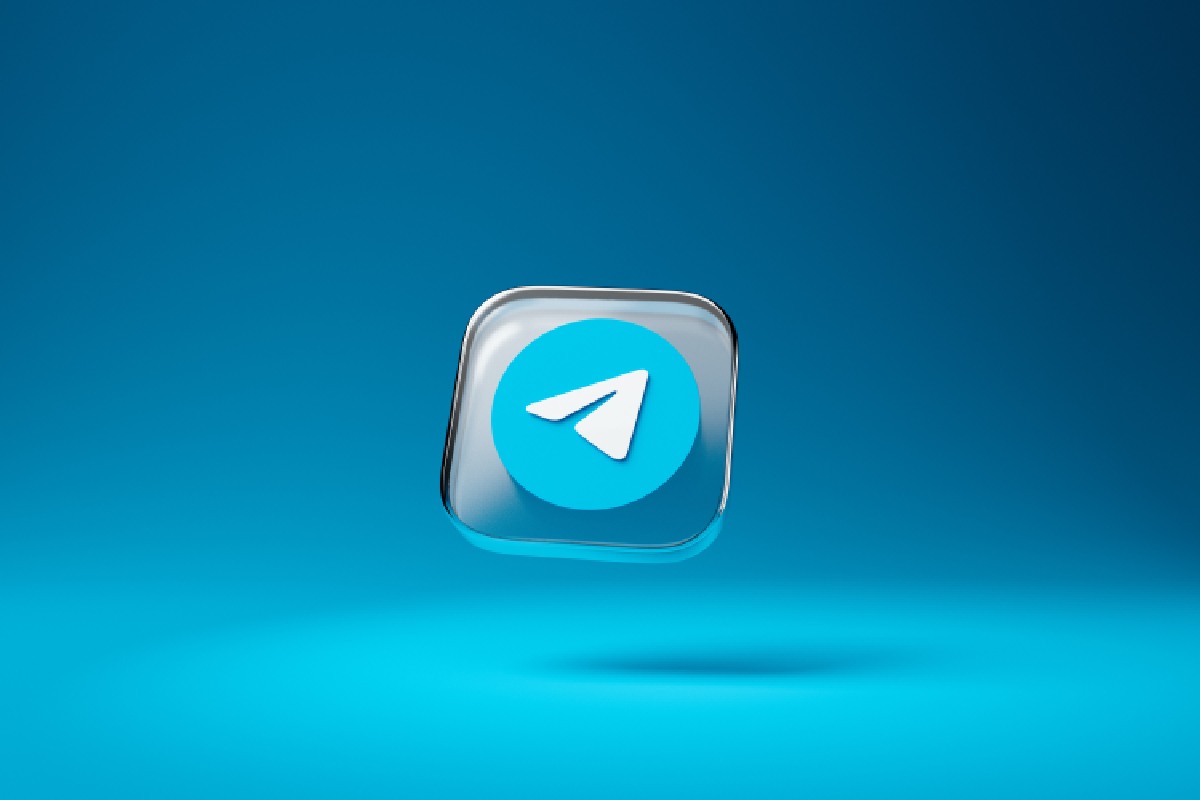 Icona della piattaforma Telegram in 3D con sfondo azzurro